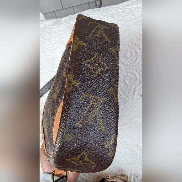 Louis Vuitton Danube‎ Monogram - Picture 10 of 16
